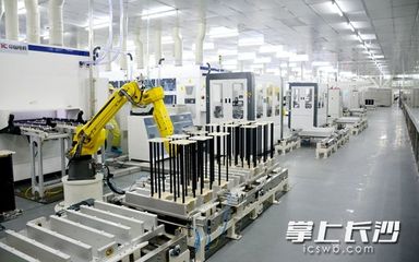 國產化率最高的高效太陽能電池智能制造生產線在麓谷投產